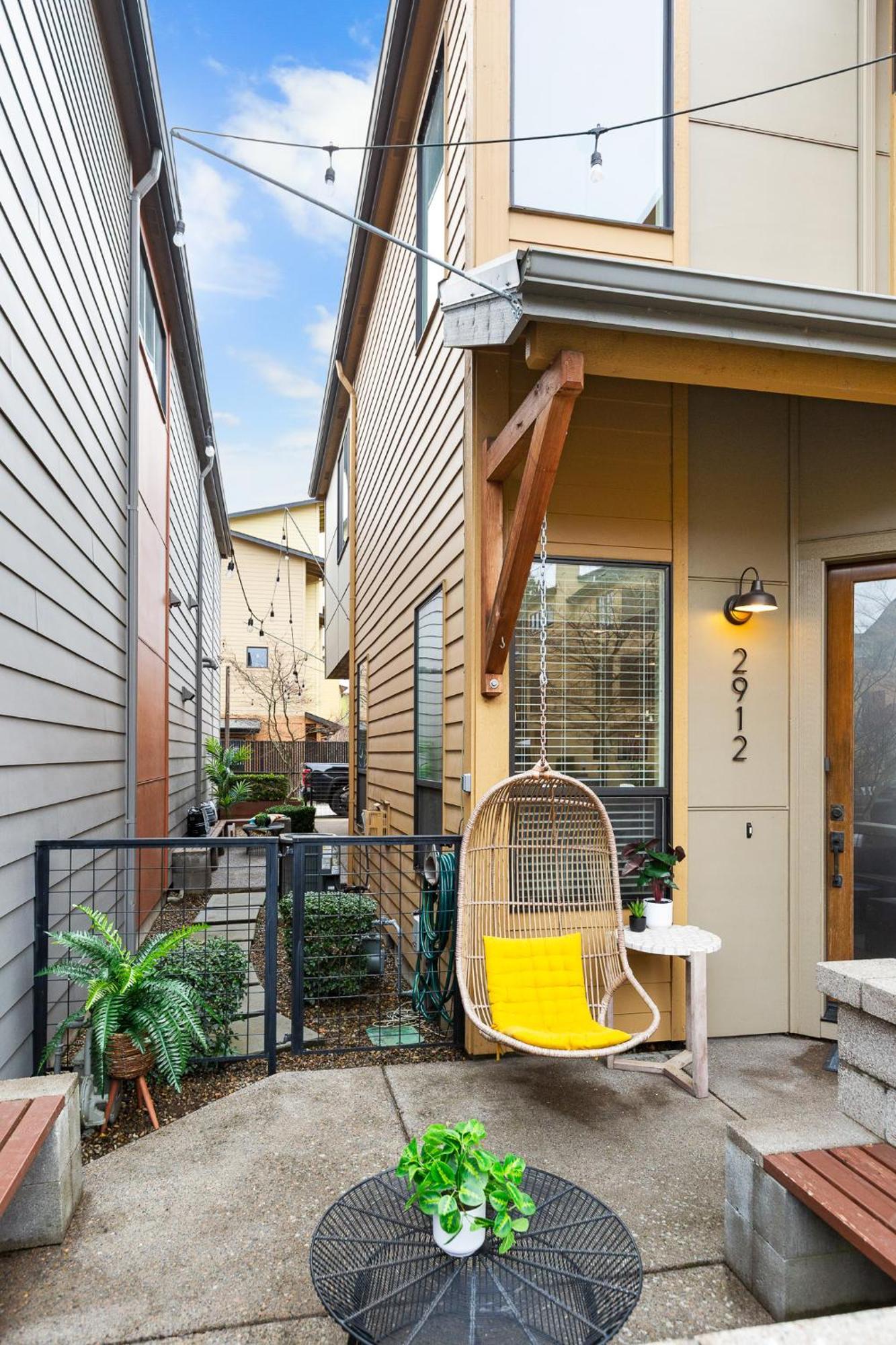 The Pendleton - Walkable - Arcade Loft - Modern- Light & Bright Eugene