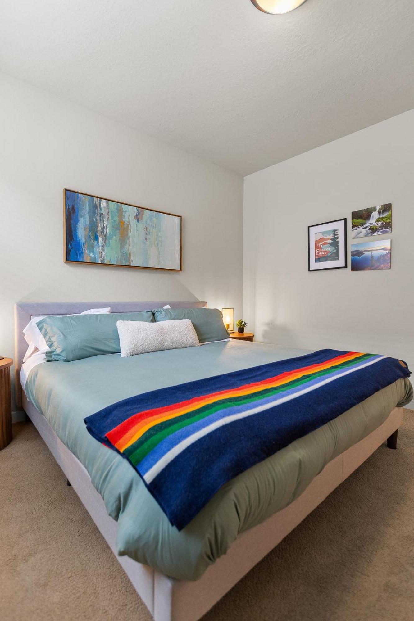 The Pendleton - Walkable - Arcade Loft - Modern- Light & Bright Hébergement de vacances *