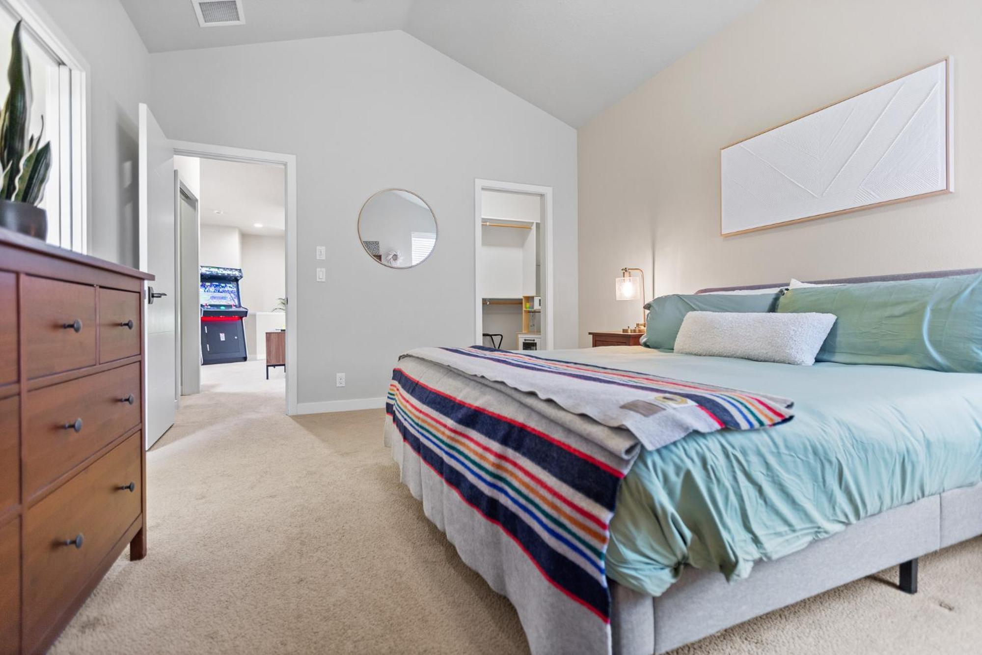 The Pendleton - Walkable - Arcade Loft - Modern- Light & Bright Hébergement de vacances *