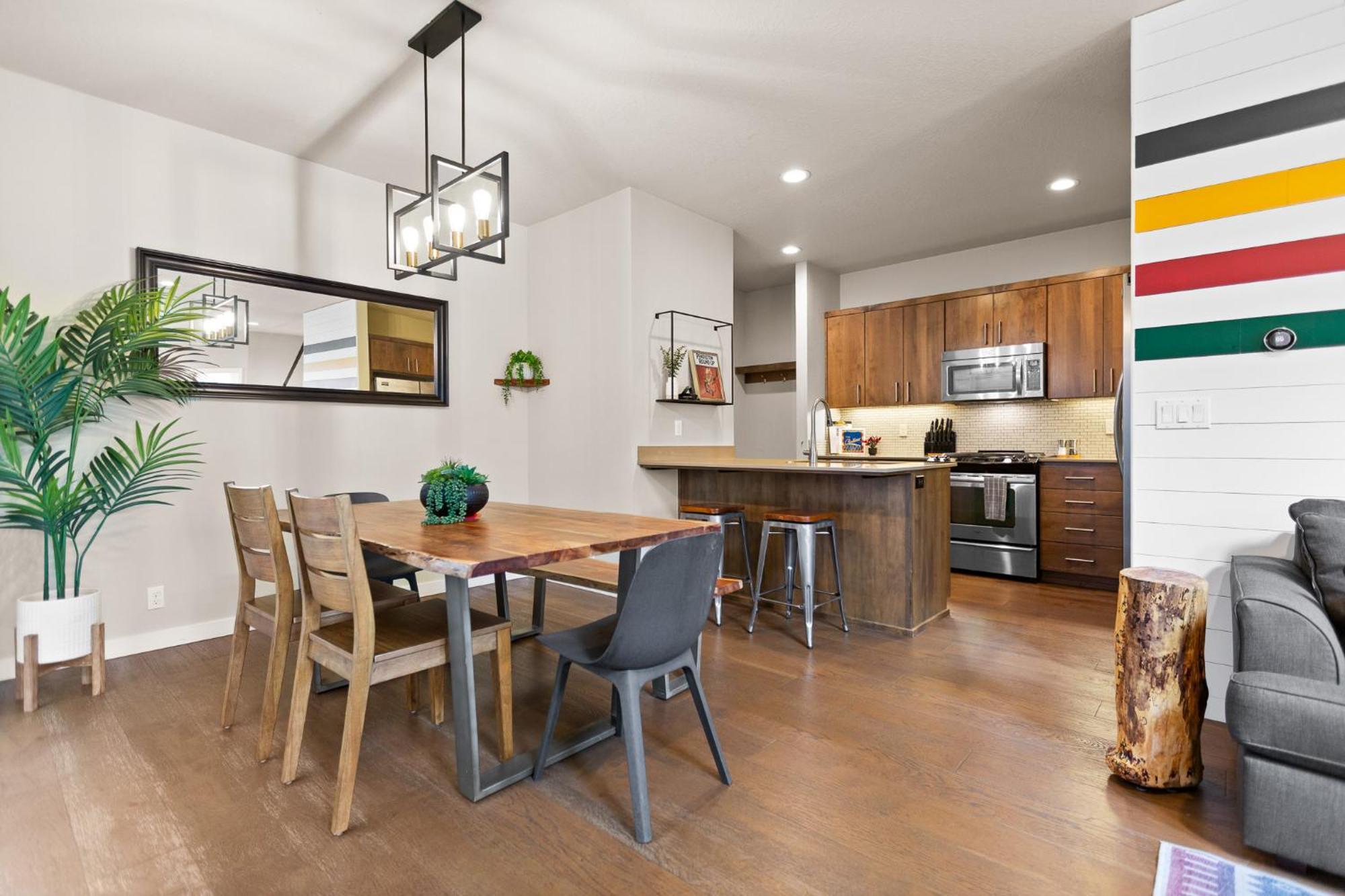 Hébergement de vacances The Pendleton - Walkable - Arcade Loft - Modern- Light & Bright Eugene